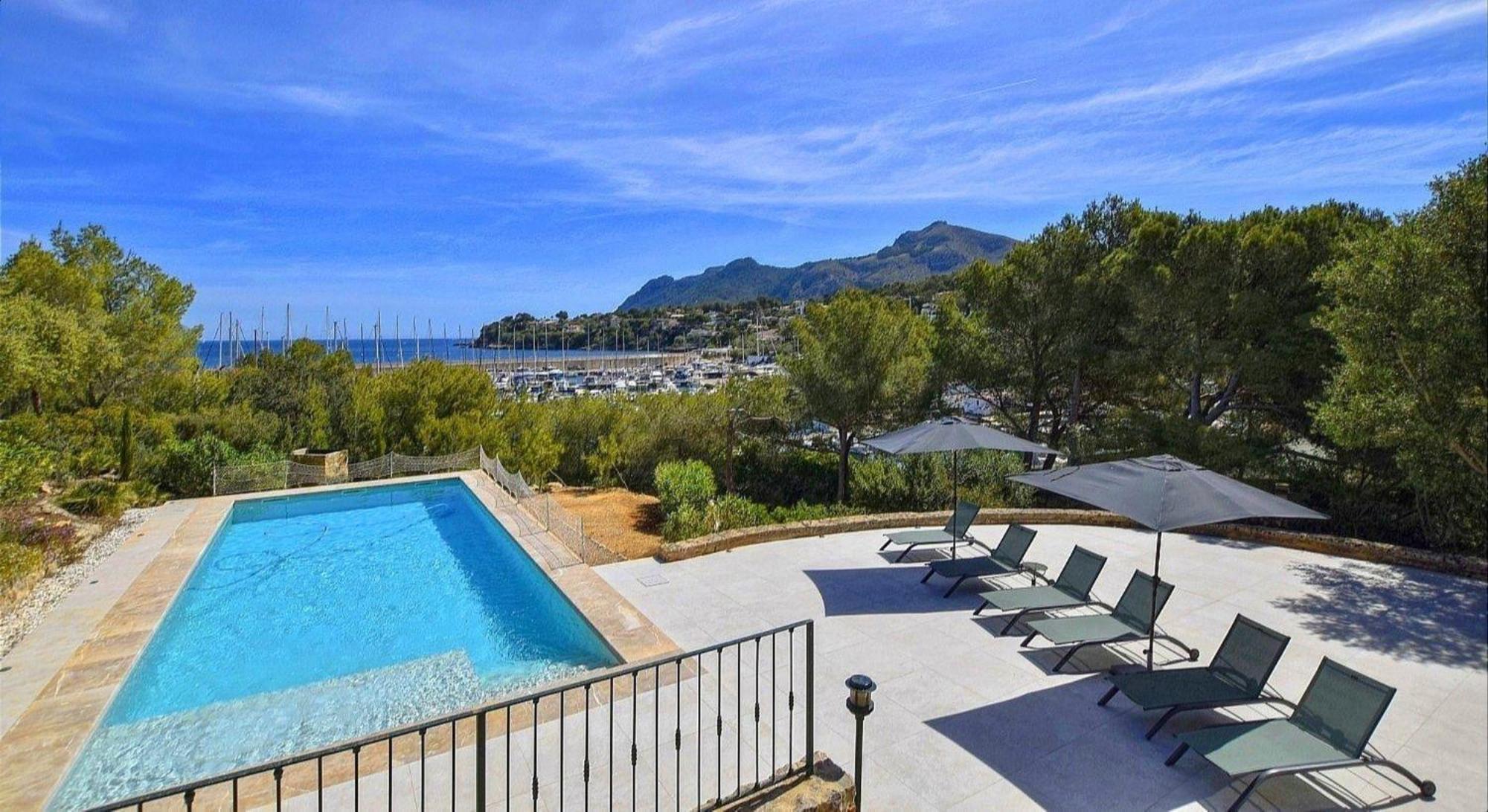 Atemberaubende Mit Meerblick Und Pool Alcúdia